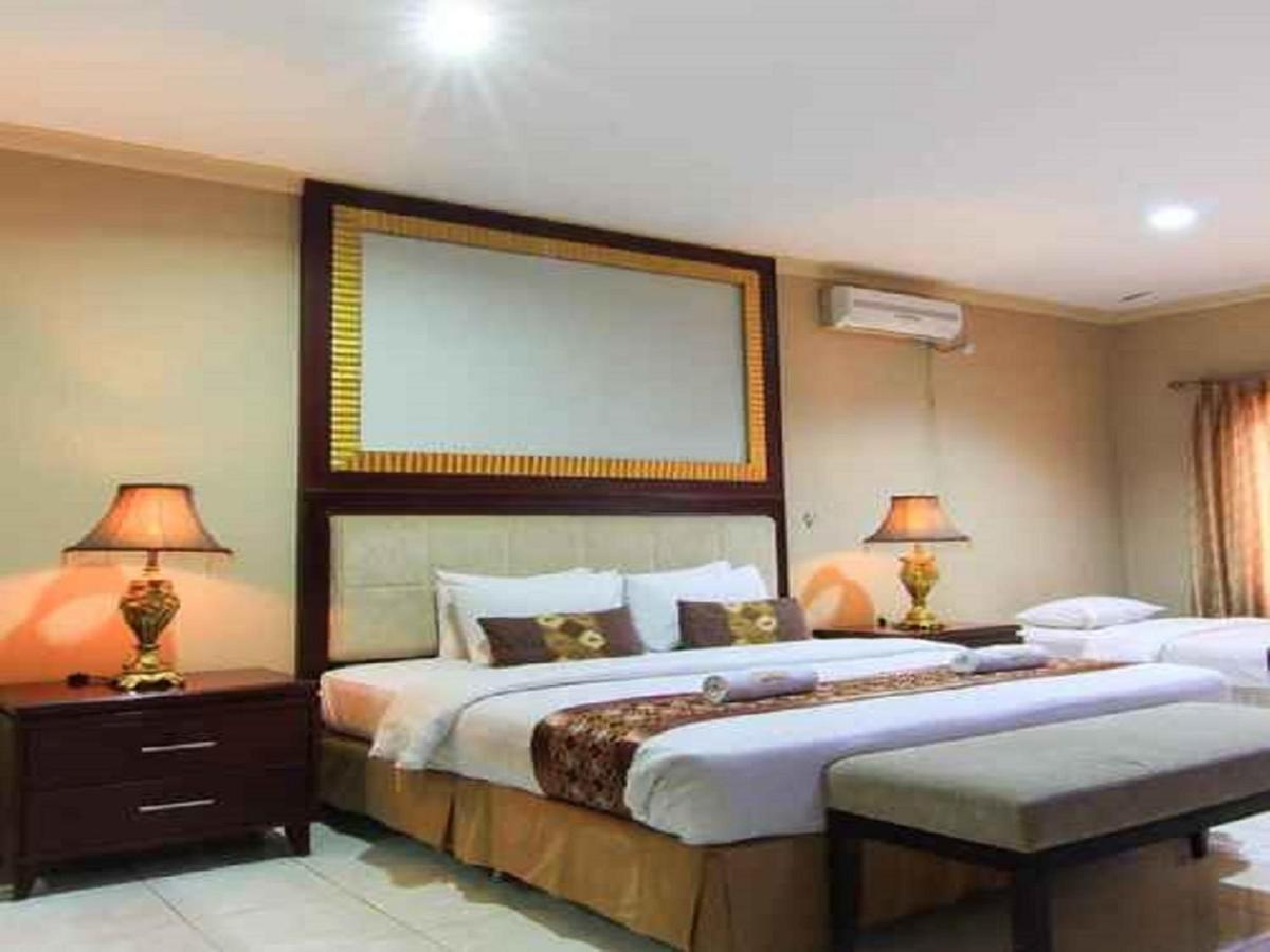 Hotel Signature Mandala Kencana Cianjur Exterior photo